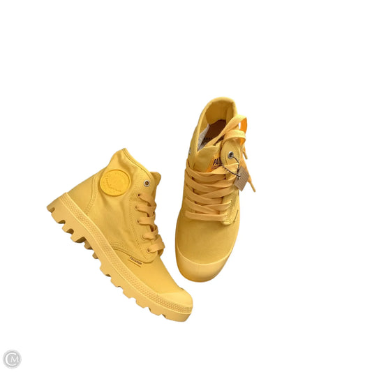 Shoes Sneakers By Clothes Mentor In Yellow, Size: 6.5