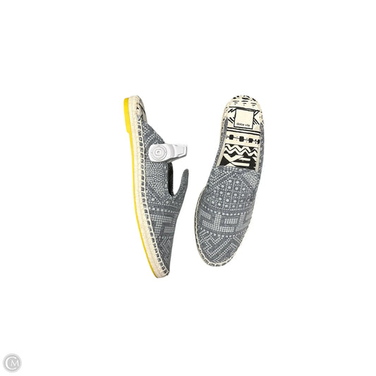 Shoes Flats By Dolce Vita In Grey, Size: 9