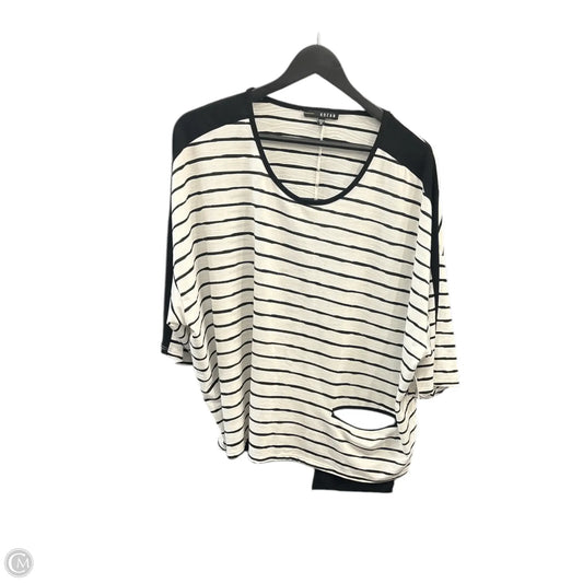 Top Short Sleeve Basic By Clothes Mentor In Striped Pattern, Size: M
