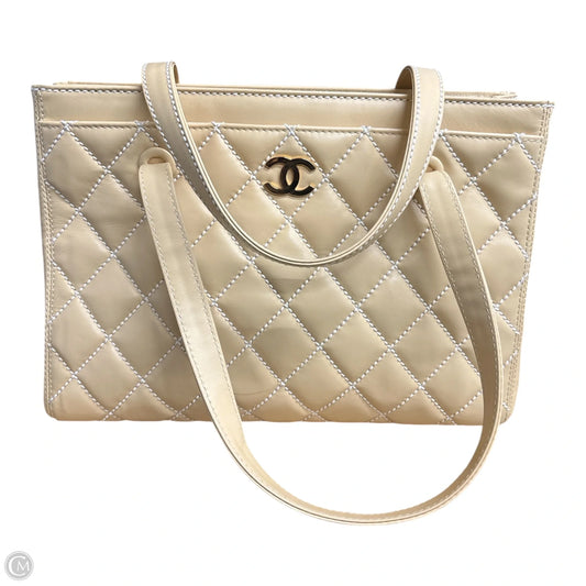 Handbag Luxury Designer By Chanel, Size: Medium