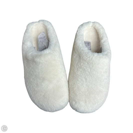 Slippers By Alo In White, Size: 6.5