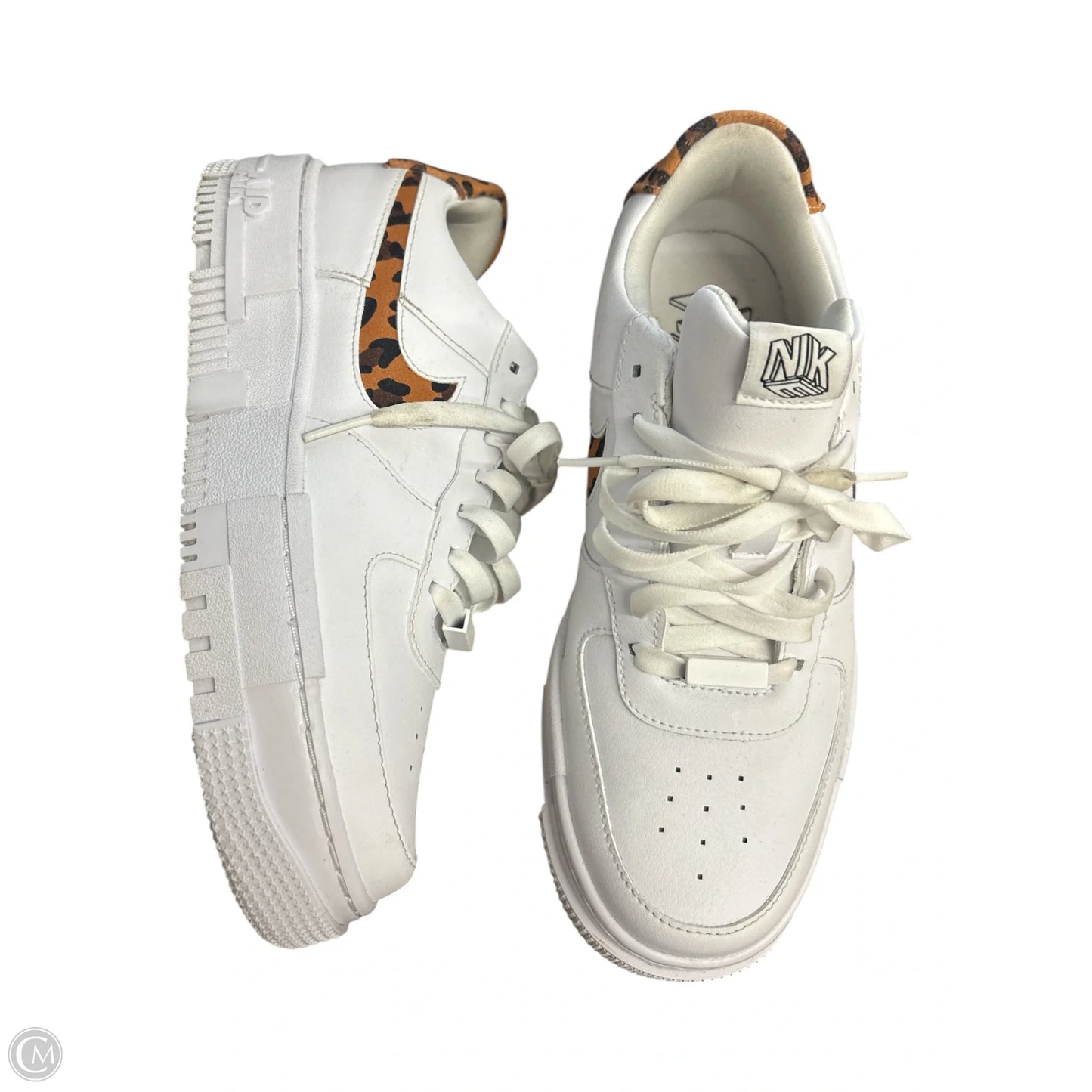 Shoes Sneakers By Nike In White, Size: 9