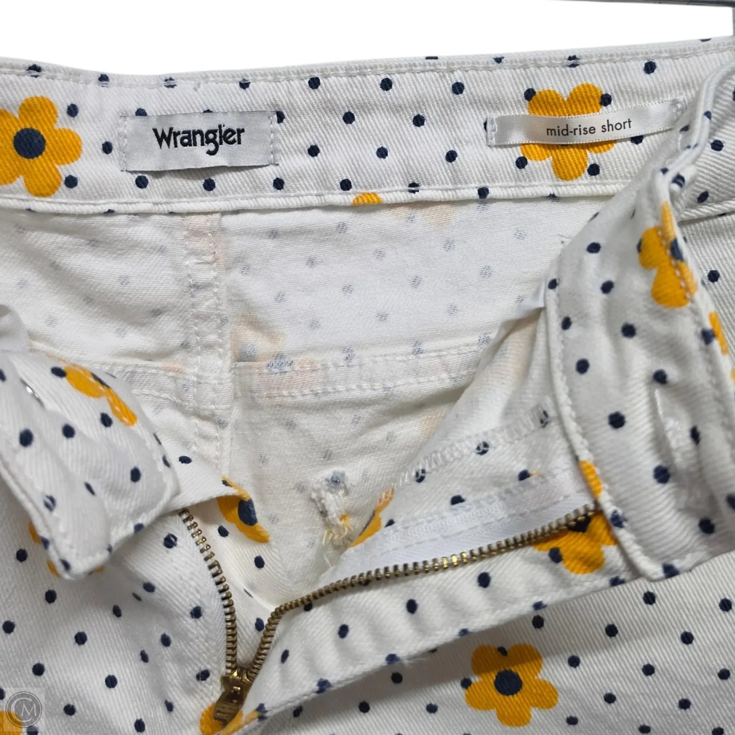 Shorts By Wrangler In White, Size: 6
