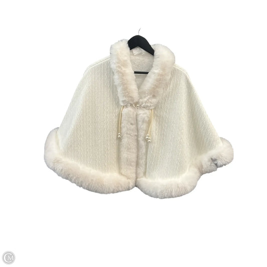 Poncho in White, Size: OSFM