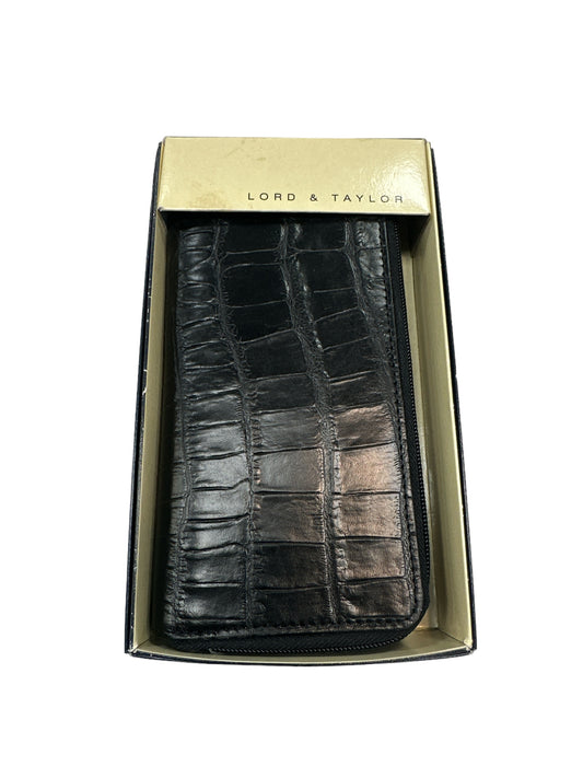 Wallet Leather By Lord And Taylor  Size: Large