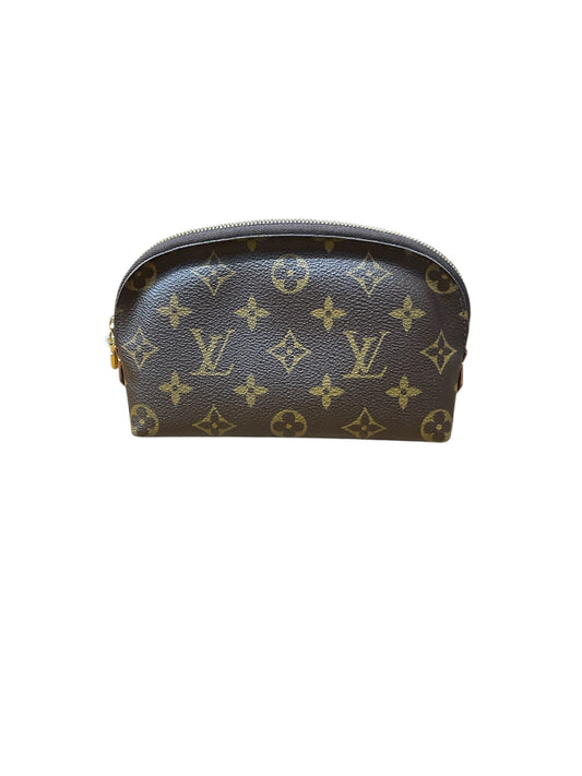 Makeup Bag Luxury Designer By Louis Vuitton  Size: Small