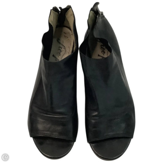 Sandals Flats By Free People In Black, Size: 7