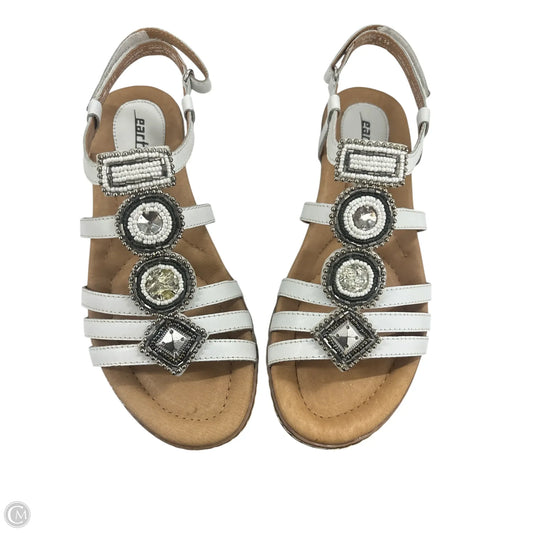 Sandals Flats By Earth In White, Size: 6.5