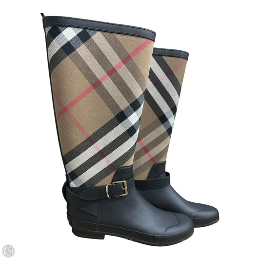 Boots Luxury Designer By Burberry In Plaid Pattern, Size: 9