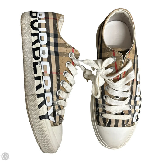 Shoes Luxury Designer By Burberry In Plaid Pattern, Size: