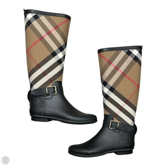 Boots Luxury Designer By Burberry In Plaid Pattern size 37