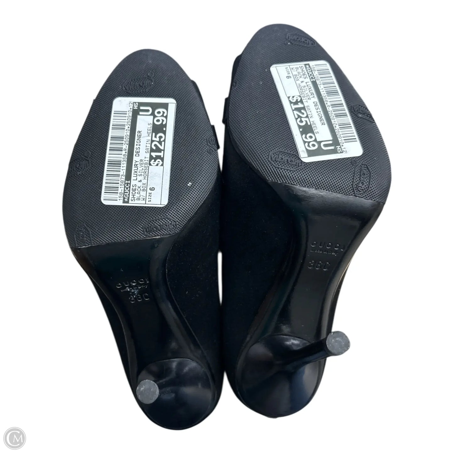 Shoes Luxury Designer By Gucci In Black & Silver, Size: 6