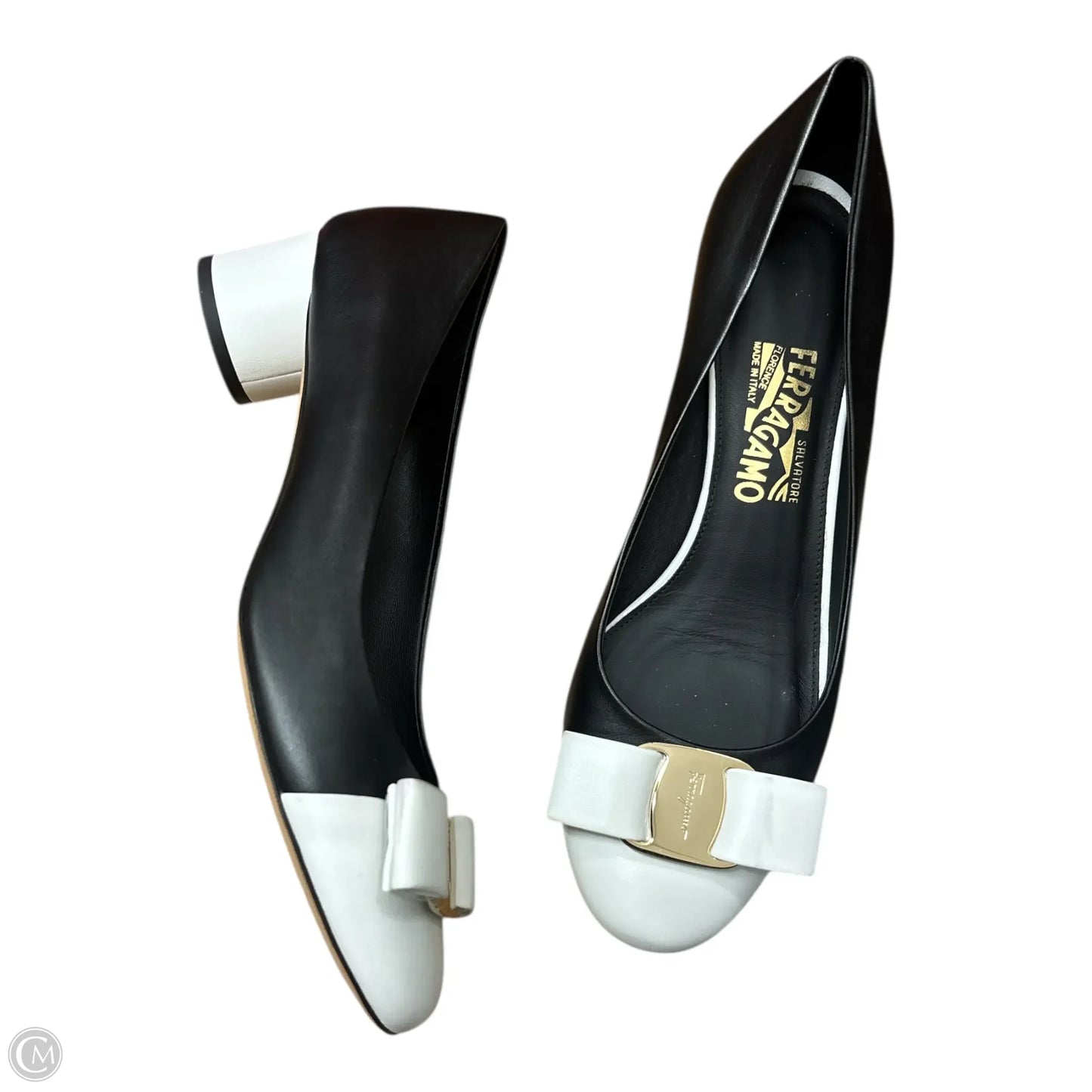 Shoes Luxury Designer By Ferragamo In Black & White, Size: 9.5