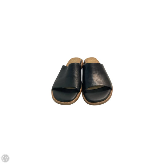 Sandals Flats By Sofft In Black & Tan, Size: 7