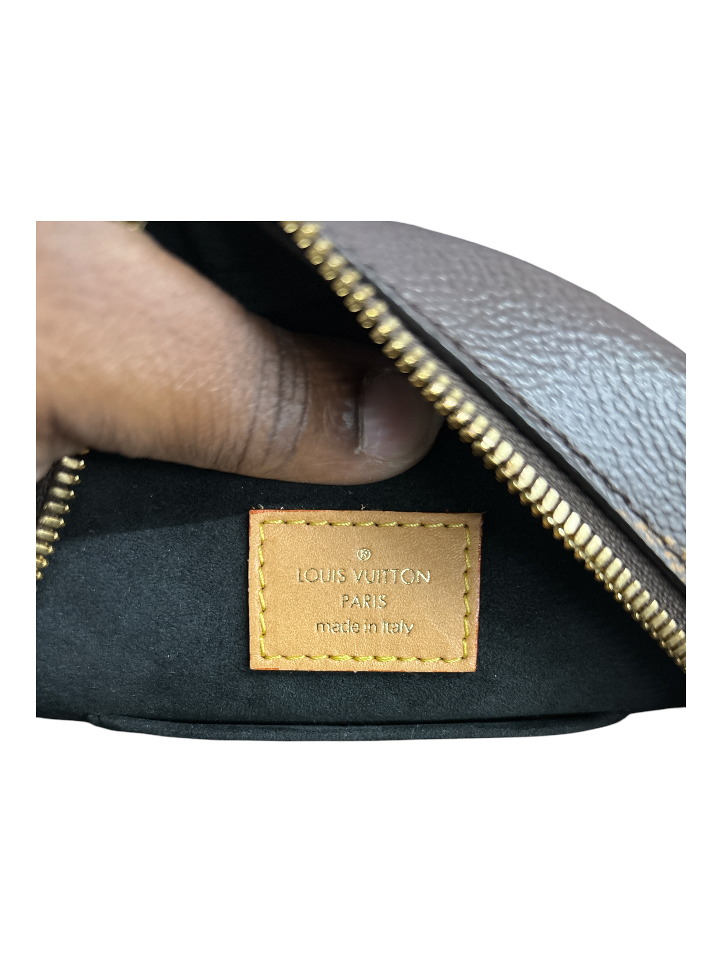 Handbag Luxury Designer By Louis Vuitton, Size: Medium